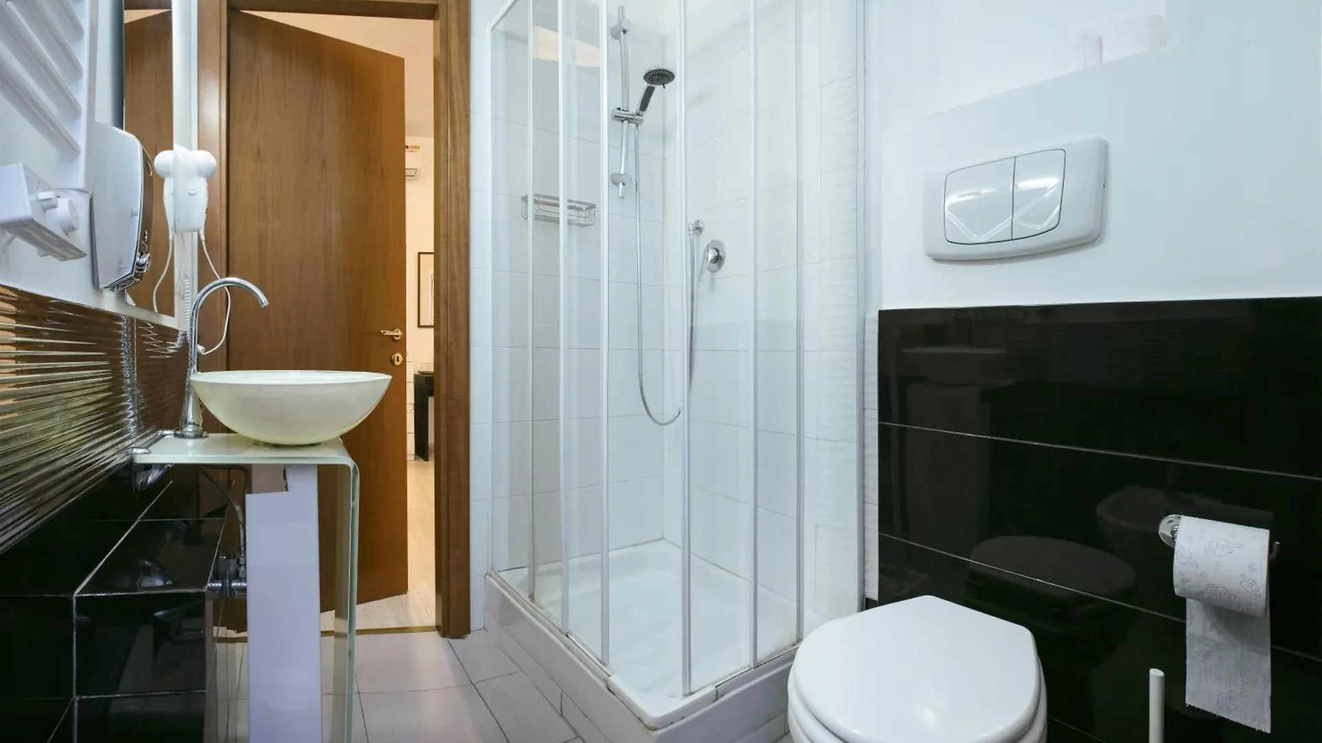 Guest house Lorenzo'S Rooms In Vatican Rome Italy